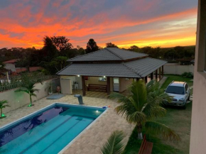 Casa com Piscina e Sala de Jogos em Araçoiaba da Serra/SP